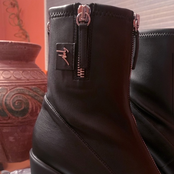 Same day ship! Giuseppe Zanotti Boots ⭐️ Brand New in Box - Picture 4 of 16